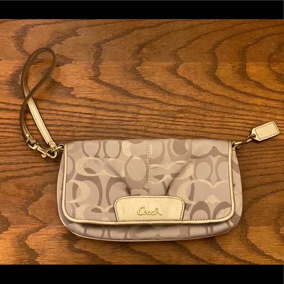 Coach wristlet wallet - Picture 1 of 2
